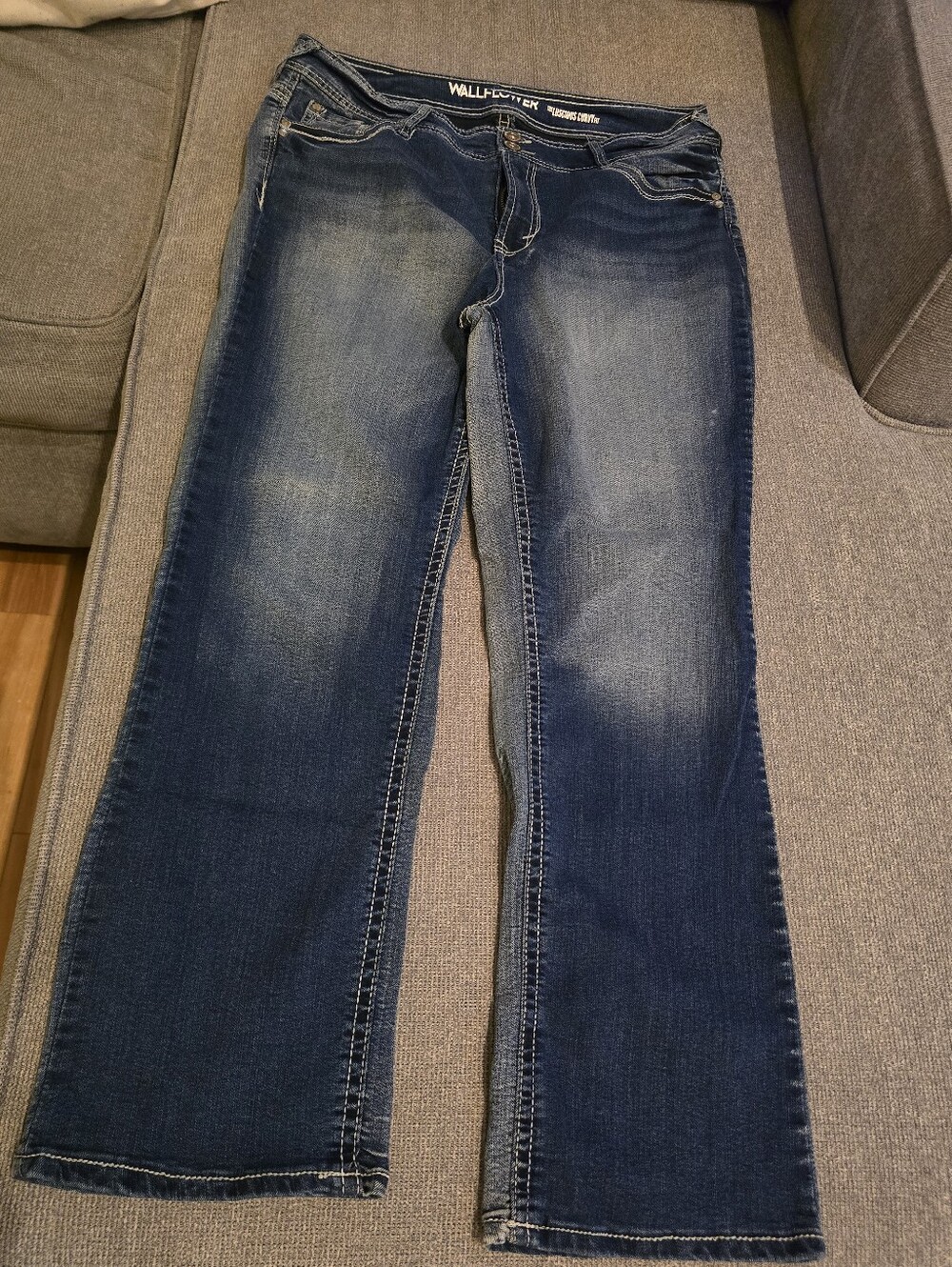 WallFlower Luscious Curvy Bootcut Jeans 16 Plus Mid Rise Stretch